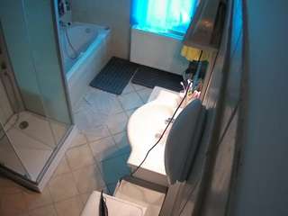 voyeurcam-julmodels-bath-2nd-2