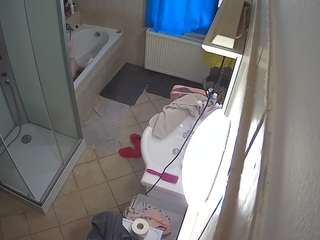 voyeurcam-julmodels-bath-2nd-2