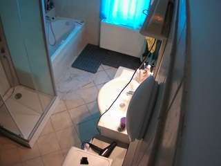 voyeurcam-julmodels-bath-2nd-2