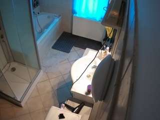 voyeurcam-julmodels-bath-2nd-2