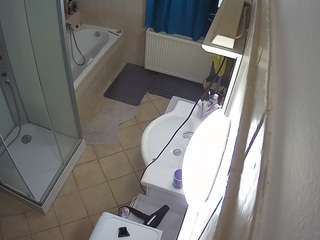 voyeurcam-julmodels-bath-2nd-2