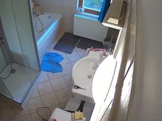 voyeurcam-julmodels-bath-2nd-2's CamSoda show and profile