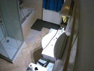 voyeurcam-julmodels-bath-2nd-2