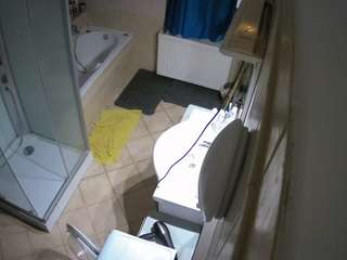 voyeurcam-julmodels-bath-2nd-2