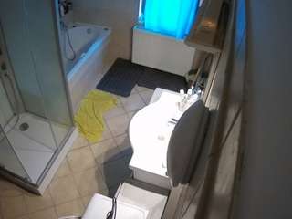 voyeurcam-julmodels-bath-2nd-2