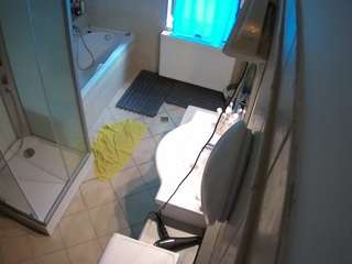 voyeurcam-julmodels-bath-2nd-2