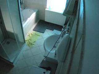 voyeurcam-julmodels-bath-2nd-2's CamSoda show and profile