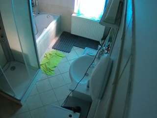 voyeurcam-julmodels-bath-2nd-2's CamSoda show and profile