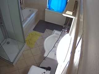 le modèle voyeurcam-julmodels-bath-2nd-2 est en webcam porno dans un show sur le site camsoda, il possède les tags suivants: flash,flashing,hidden,hidden cam,julmodels-house,pov,sexwebcam,shower,voyeur,hd