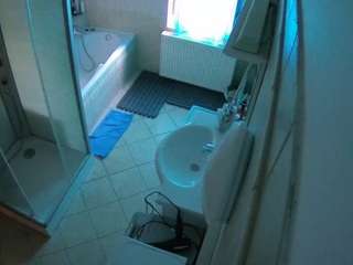 voyeurcam-julmodels-bath-2nd-2