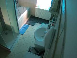 voyeurcam-julmodels-bath-2nd-2