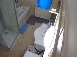 voyeurcam-julmodels-bath-2nd-2