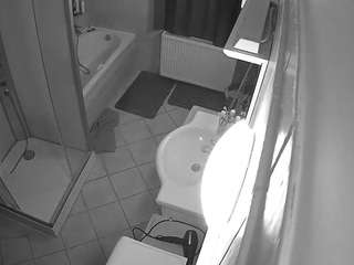 voyeurcam-julmodels-bath-2nd-2 live cam profile