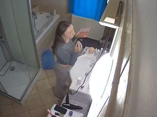 voyeurcam-julmodels-bath-2nd-2