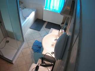 voyeurcam-julmodels-bath-2nd-2 webcam