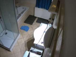 voyeurcam-julmodels-bath-2nd-2