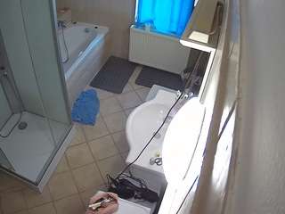 voyeurcam-julmodels-bath-2nd-2