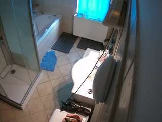 voyeurcam-julmodels-bath-2nd-2's CamSoda show and profile