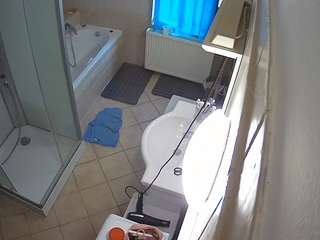 voyeurcam-julmodels-bath-2nd-2