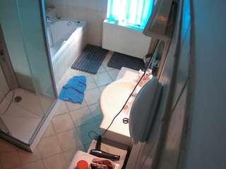 voyeurcam-julmodels-bath-2nd-2