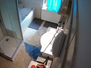 voyeurcam-julmodels-bath-2nd-2