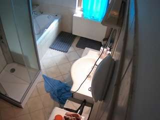 voyeurcam-julmodels-bath-2nd-2's CamSoda show and profile