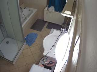 voyeurcam-julmodels-bath-2nd-2