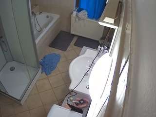 voyeurcam-julmodels-bath-2nd-2