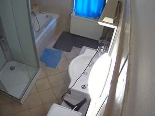 voyeurcam-julmodels-bath-2nd-2