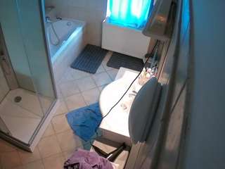 voyeurcam-julmodels-bath-2nd-2's CamSoda show and profile