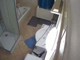 voyeurcam-julmodels-bath-2nd-2