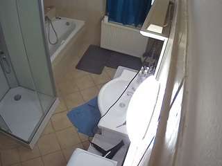 voyeurcam-julmodels-bath-2nd-2