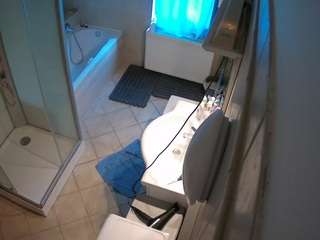 voyeurcam-julmodels-bath-2nd-2