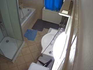 voyeurcam-julmodels-bath-2nd-2