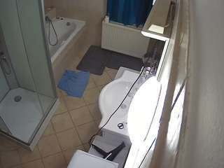 voyeurcam-julmodels-bath-2nd-2