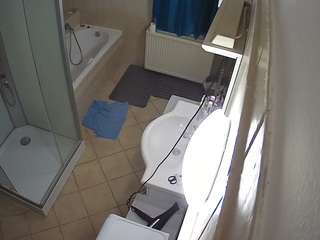 voyeurcam-julmodels-bath-2nd-2