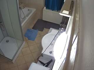voyeurcam-julmodels-bath-2nd-2