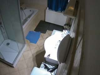 voyeurcam-julmodels-bath-2nd-2