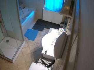 voyeurcam-julmodels-bath-2nd-2