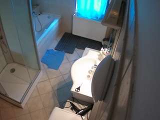 voyeurcam-julmodels-bath-2nd-2