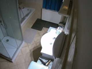voyeurcam-julmodels-bath-2nd-2