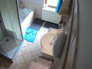 voyeurcam-julmodels-bath-2nd-2