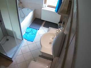 voyeurcam-julmodels-bath-2nd-2 webcam