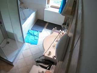 voyeurcam-julmodels-bath-2nd-2