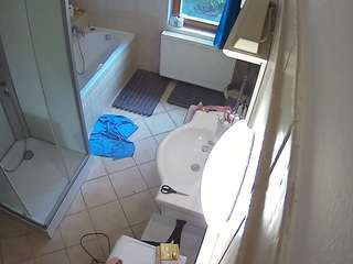 voyeurcam-julmodels-bath-2nd-2