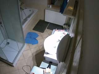 voyeurcam-julmodels-bath-2nd-2