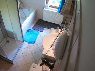 voyeurcam-julmodels-bath-2nd-2