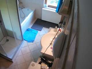 voyeurcam-julmodels-bath-2nd-2