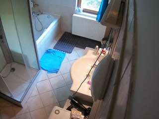 voyeurcam-julmodels-bath-2nd-2