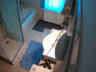 voyeurcam-julmodels-bath-2nd-2